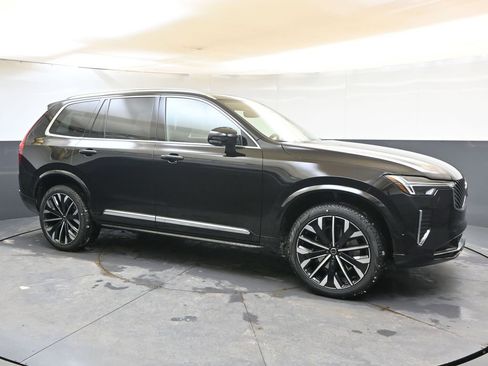 New 2026 Volvo XC90 B6 Plus w/ Protection Package Premier image 7