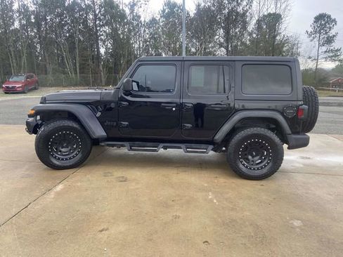 Used 2019 Jeep Wrangler Unlimited Sport S image 6
