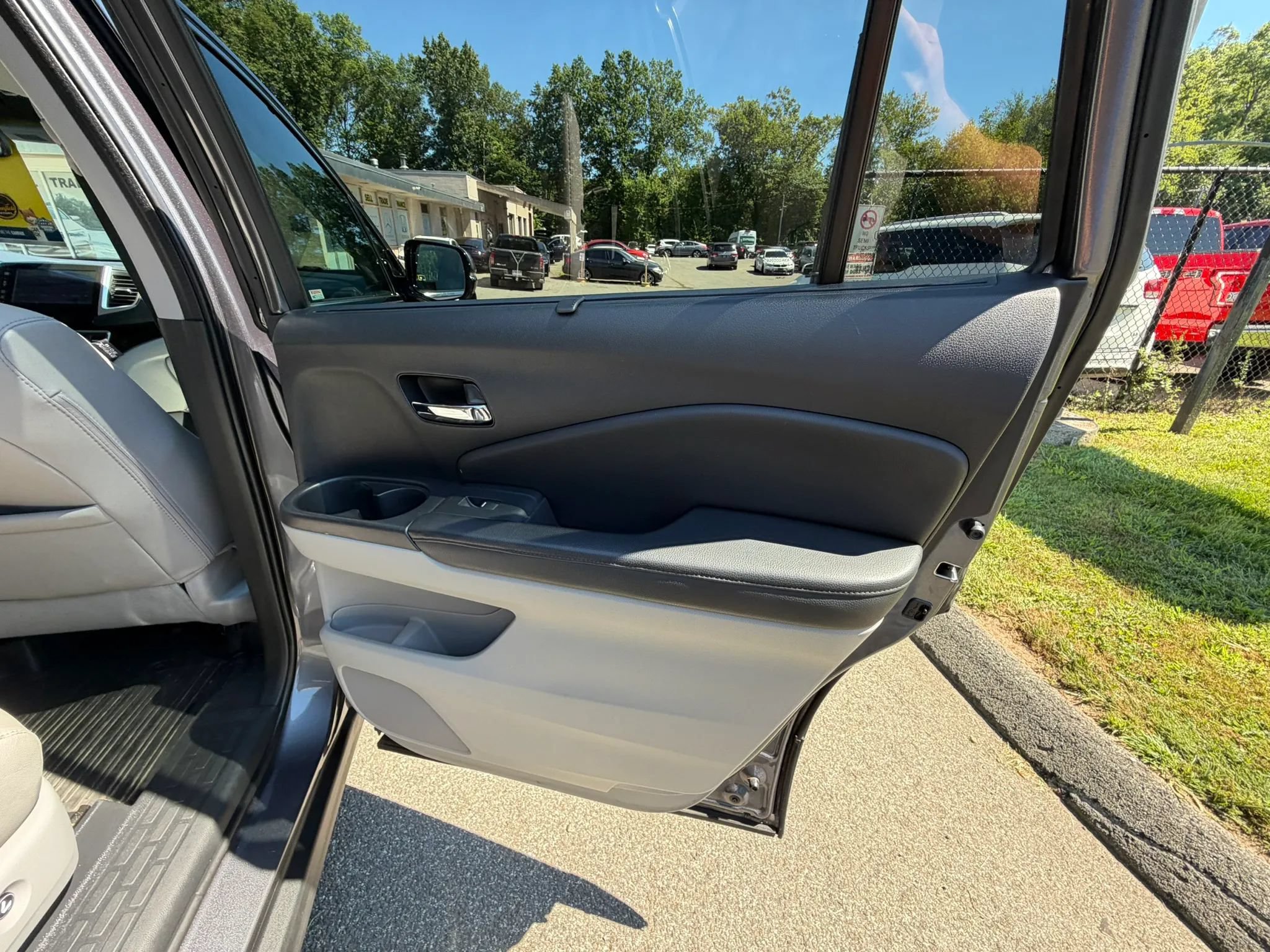 Used 2016 Honda Pilot Touring image 17