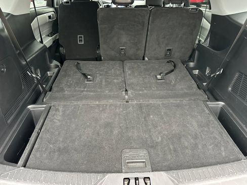 Used 2022 Ford Explorer XLT w/ Equipment Group 202A image 16