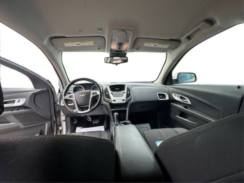 Used 2017 Chevrolet Equinox LT image 34