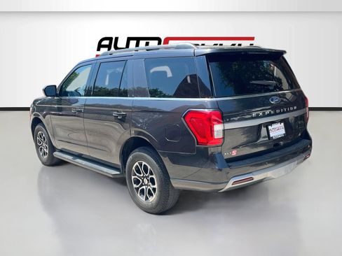 Used 2024 Ford Expedition XLT RWD image 5
