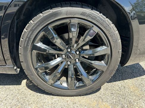 Used 2012 Chrysler 300 RWD image 2