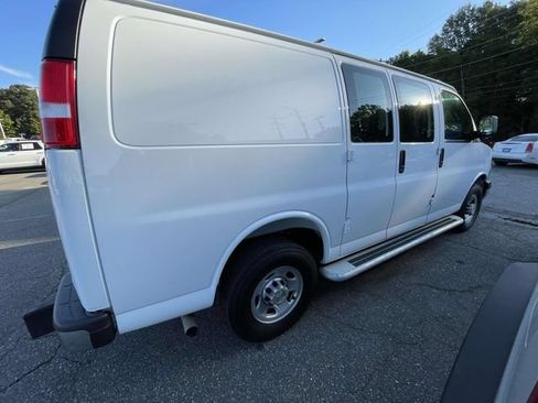 Used 2025 Chevrolet Express 2500 w/ Driver Convenience Package RWD image 8