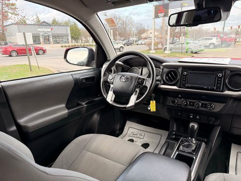 Used 2019 Toyota Tacoma SR5 image 24