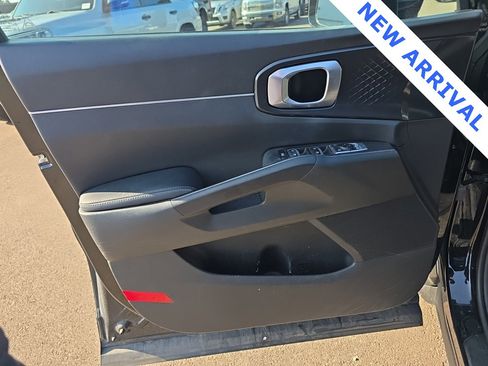 Used 2021 Kia Sorento S image 9
