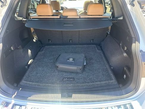 Used 2023 Volkswagen Tiguan SE w/ Panoramic Sunroof Package AWD/4WD image 30