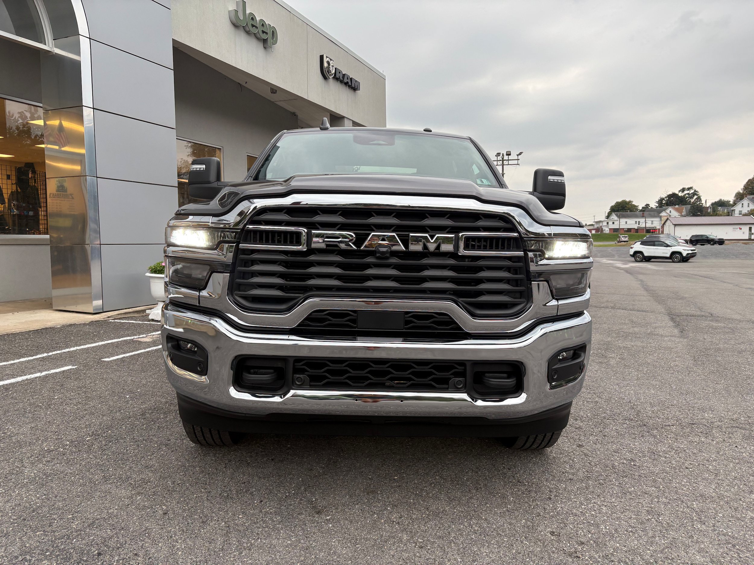 Certified 2026 RAM 2500 Big Horn AWD/4WD image 4