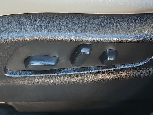 Used 2023 Cadillac XT4 Luxury w/ Cold Weather Package image 26