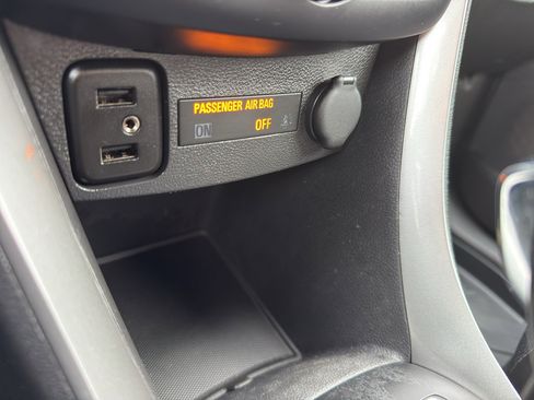 Used 2019 Chevrolet Trax LT w/ LT Convenience Package image 20