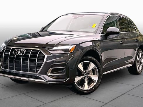 Used 2023 Audi Q5 2.0T Premium w/ Convenience Package AWD/4WD image 2