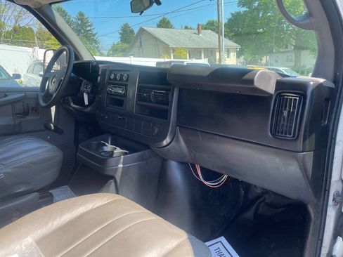 Used 2012 Chevrolet Express 1500 RWD image 27