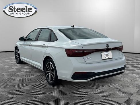 Used 2025 Volkswagen Jetta Sport FWD image 3