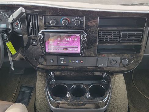 Used 2023 Chevrolet Express 2500 image 21