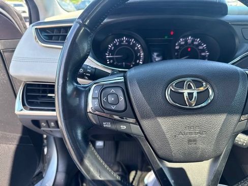 Used 2017 Toyota Avalon Touring w/ All Weather Liner Package FWD image 19