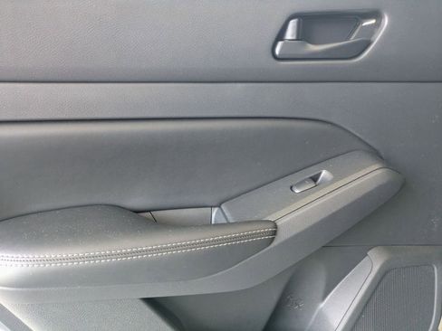 Used 2025 Nissan Altima 2.5 SV FWD image 25