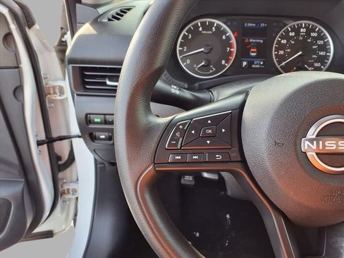 Used 2025 Nissan Sentra S image 11