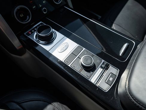 Used 2020 Land Rover Range Rover HSE image 48