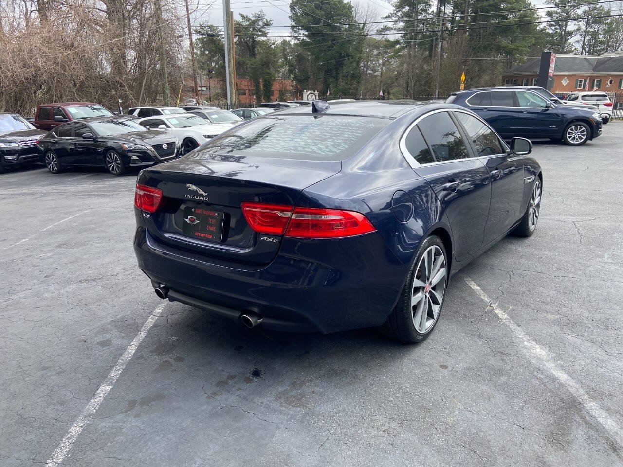 Used 2017 Jaguar XE Prestige RWD image 6