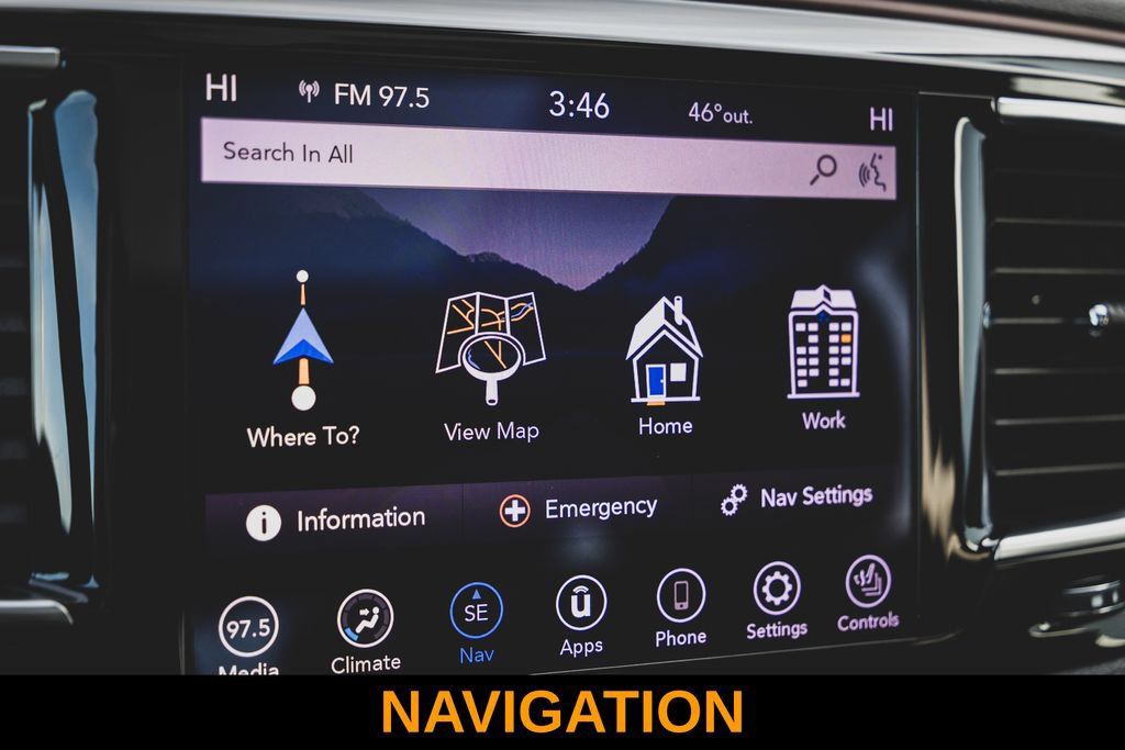 Used 2020 Chrysler Pacifica Limited FWD image 3