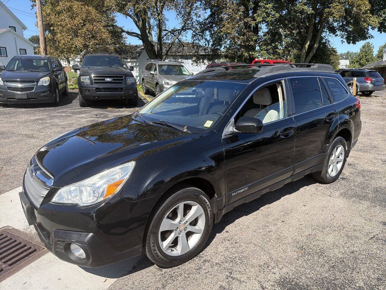 Used 2014 Subaru Outback 2.5i Premium AWD/4WD image 2