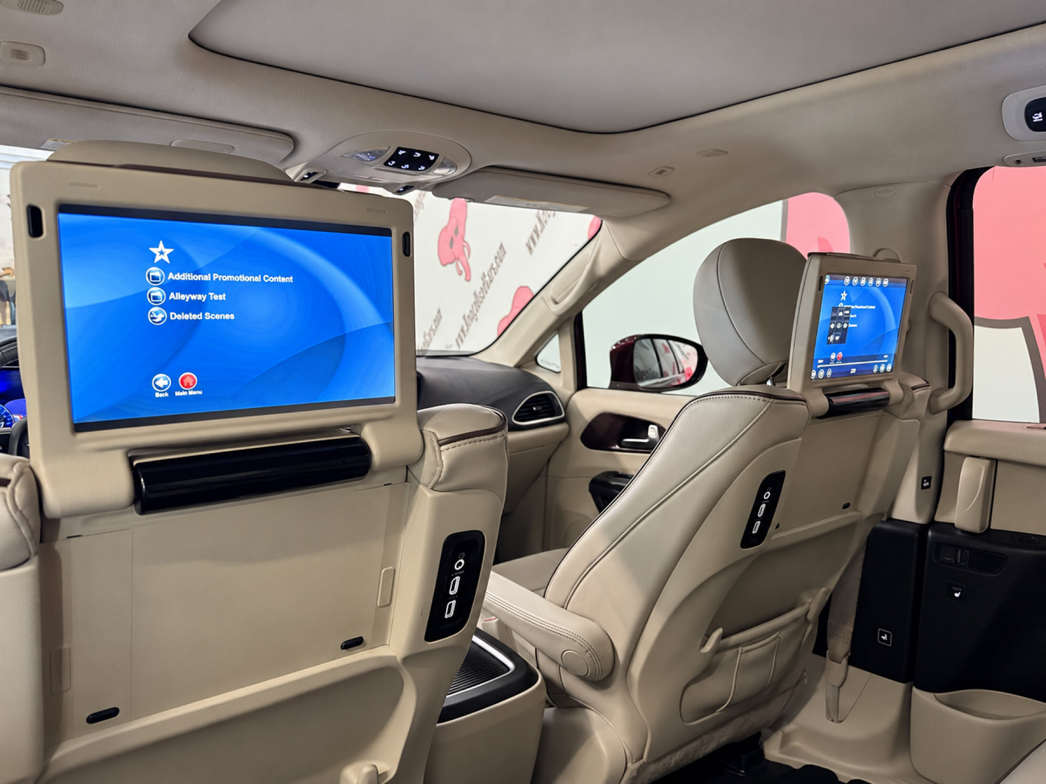 Used 2019 Chrysler Pacifica Limited w/ Tire & Wheel Group FWD image 21