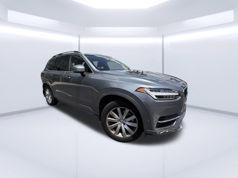 Used 2016 Volvo XC90 T6 Momentum w/ Momentum Plus Package AWD/4WD image 1