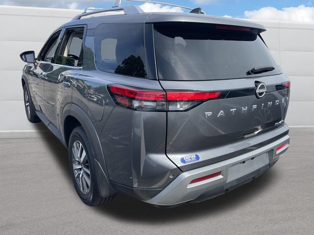 Used 2024 Nissan Pathfinder SL AWD/4WD image 3