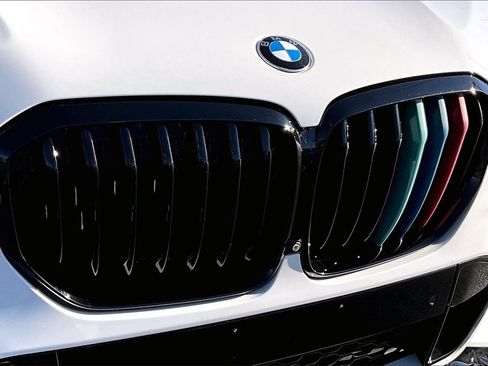 Used 2021 BMW X5 M50i w/ Executive Package image 28