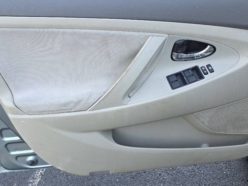 Used 2008 Toyota Camry LE FWD image 18