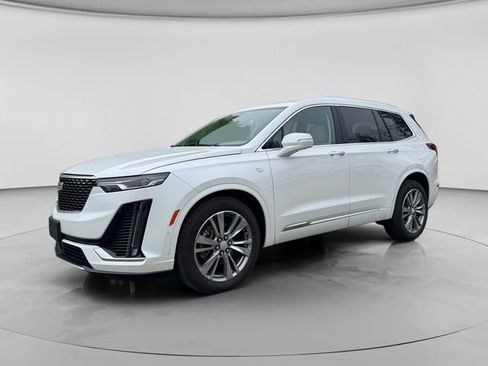 Used 2025 Cadillac XT6 Premium Luxury w/ Technology Package AWD/4WD image 2