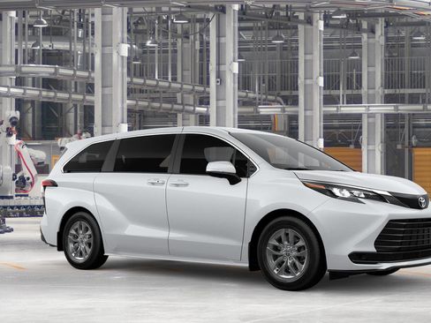 New 2026 Toyota Sienna LE FWD image 14