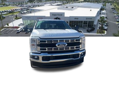 Used 2025 Ford F350 XLT image 5