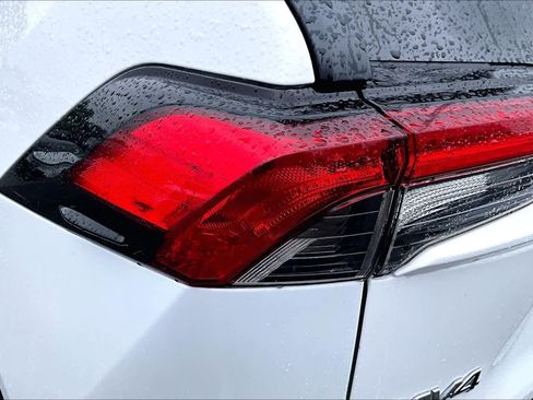 Used 2023 Toyota RAV4 LE AWD/4WD image 28