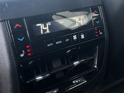 Used 2021 Jeep Grand Cherokee L Overland w/ Luxury Tech Group IV image 16