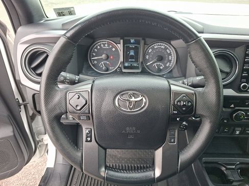 Used 2023 Toyota Tacoma TRD Off-Road w/ TRD Premium Off Road Package AWD/4WD image 21