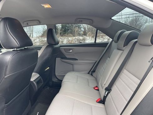 Used 2016 Toyota Camry SE image 15