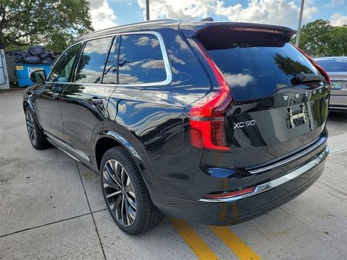 New 2026 Volvo XC90 T8 Ultra image 3