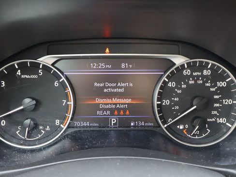Used 2024 Nissan Altima 2.5 SV FWD image 9