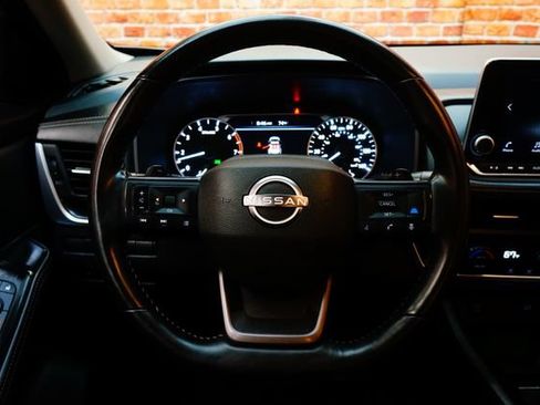 Certified 2025 Nissan Rogue SV AWD/4WD image 11