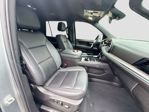 Used 2025 Chevrolet Tahoe LT AWD/4WD image 30