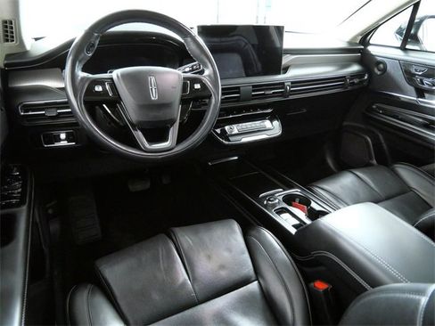 Used 2023 Lincoln Corsair Reserve w/ Equipment Group 202A image 4