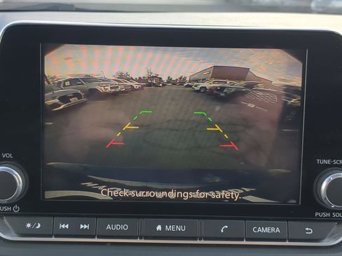 Used 2024 Nissan Rogue SV image 23