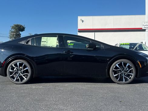 New 2026 Toyota Prius Plug-In Hybrid image 9