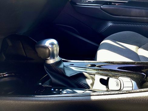 Used 2019 Toyota C-HR XLE image 13