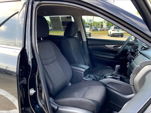 Used 2020 Nissan Rogue SV w/ Premium Package image 9