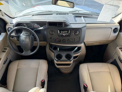 Used 2017 Ford E-450 and Econoline 450 Super Duty w/ Motorhome Prep Package RWD image 9