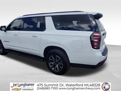Certified 2024 Chevrolet Suburban Z71 w/ Luxury Package AWD/4WD image 7