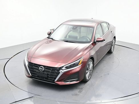 Used 2023 Nissan Altima 2.5 SL AWD/4WD image 16