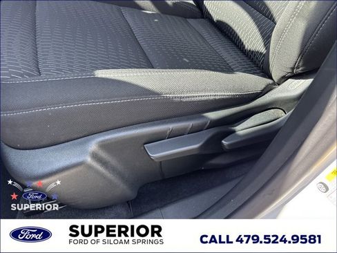 Used 2025 Chevrolet Equinox LT FWD image 16
